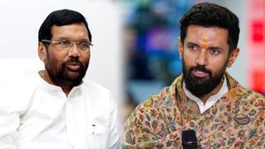 Paswsn Family: चिराग के लिए आसान नहीं रामविलास पासवान का राजनीतिक वारिस बनना 