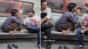 Delhi Metro: इत्मिनान से बैठकर लड़ता दिखा शख्स, मेट्रो में पहले नहीं देखी होगी ऐसी लड़ाई