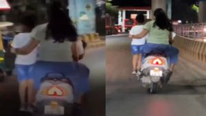 Bengaluru Video: ट्रैफिक नियमों की सरेआम धज्जियां उड़ाता दिखा कपल, वायरल वीडियो ने उड़ाए लोगों के होश