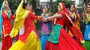 Happy Baisakhi 2024 Wishes: 'वाहे गुरु की कृपा...', बैसाखी के खास मौकों पर अपनों के भेजें ये स्पेशल संदेश
