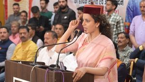 Fact Check: क्या कंगना रनौत ने खिंचवाई थीं गैंगस्टर अबू सलेम के साथ तस्वीर? क्या है वायरल फोटो का सच?