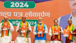 चुनावी सीजन में राजनीतिक दलों का 'फेस्टिवल ऑफर'
