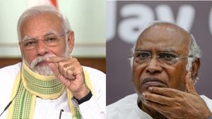 विपक्ष क्यों नहीं बना पा रहा कड़े मुकाबले का माहौल?
