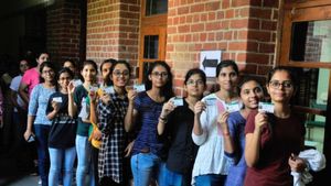 RBSE Result: राजस्थान बोर्ड 12वीं के नतीजे जारी, नहीं काम कर रहा लिंक तो SMS से ऐसे चेक करें परिणाम 