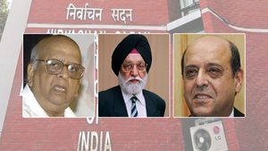केवल शेषन ही क्यों, गिल और चावला पर भी चर्चा हो