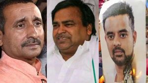यौन अपराधों के बाद भी बेशर्म क्यों रहते हैं राजनेता? 