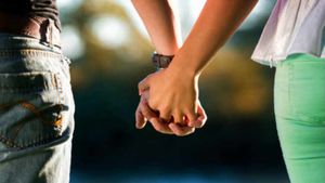 Relationship Tips: नया रिश्ता शुरू करने से पहले कभी ना करें ये गलती, वरना बाद में होगा पछतावा