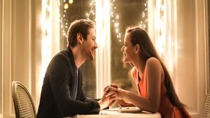 ना साथ रहना है, ना अलग होना है, आखिर क्या है ये Benching Dating? युवाओं में तेजी से बढ़ रहा क्रेज 