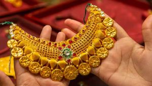 Gold Rate Today: सोना फिर हुआ महंगा, चांदी की कीमत में उछाल, जानें आज क्या है 22 कैरेट गोल्ड का रेट