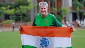 Indian Football Team: भारतीय पुरुष फुटबॉल टीम को मिल गया नया कोच! AIFF ने इस दिग्गज को सौंपी कमान