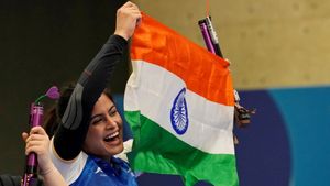 Paris 2024: मनु भाकर के पिता ने दिया बेटी के मेडल पर रिएक्शन, जानिए किसको दिया क्रेडिट