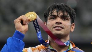 Paris Olympics: ओलंपिक गोल्ड मेडल दाँतों से क्यों काटा जाता है? जानिए ऐसे तथ्य जो आपको पता नहीं होंगे