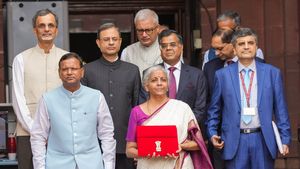 Union Budget 2024: हे सरकार, करो मिडल क्लास का उद्धार, बजट में दे दो टैक्स स्लैब का उपहार