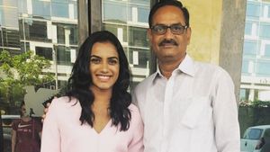 Exclusive: 'मेरी बेटी फाइनल में पहुंचेगी,' पीवी सिंधु के पिता ने खास बातचीत में बताया फॉर्म में वापसी का राज