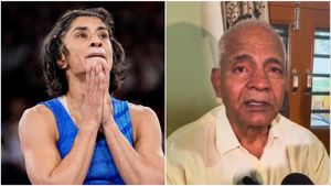 विनेश फोगाट के खेलने की उम्मीद अब भी बाकी, चाचा महावीर ने रिटायरमेंट पर दिया ये बयान, साजिश पर भी खोली पोल