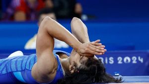 Paris Olympics 2024: जिस फ़ाइनल से विनेश फोगाट बाहर हुईं, उसमें किसने जीता गोल्ड मेडल?
