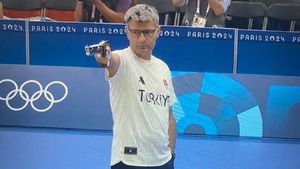 Olympics 2024: पेरिस ओलंपिक में फुल टशन के साथ जीता सिल्वर मेडल, सोशल मीडिया पर छाया तुर्की का ये निशानेबाज