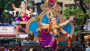 Ganesh Visarjan 2024 Wishes: 'गणपति बप्पा मोरया, अगले बरस तू जल्दी आ', अपनों के भेजें ये संदेश 