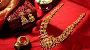 Gold Rate Today: सोने के दाम में तेजी,चांदी के दाम में भी आया उछाल, चेक करें अपने शहर में गोल्ड का लेटेस्ट रेट