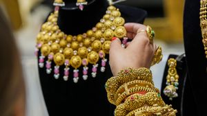 Gold-Silver Rate: त्योहारी सीजन में सोने-चांदी पर आया लोगों का दिल, जानिए आज का भाव 