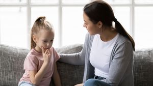 Parenting Tips: मां कैसे बन सकती है बच्चों की खास दोस्त? ये खास टिप्स आएंगी काम
