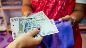 8th Pay Commission: 18 हजार नहीं, 34,500 होगी न्यूनतम बेसिक सैलरी, कब से होगा लागू? यहां जानें सबकुछ 
