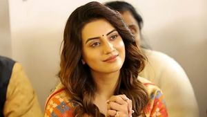 सलमान-शाहरुख के बाद अब निशाने पर अक्षरा सिंह, एक्ट्रेस को मिली जान से मारने की धमकी, मांगे गए 50 लाख