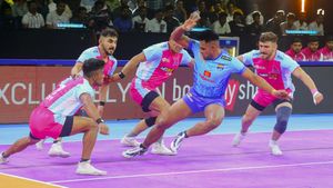 Pro Kabaddi League में टूटा परदीप नरवाल का बड़ा रिकॉर्ड, अभिषेक बच्चन की टीम के 'हीरो' ने रचा इतिहास 