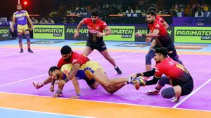Pro Kabaddi League: बेंगलुरु बुल्स के डिफेंस ने किया कमाल, तमिल थलाइवाज को करीबी मैच में हराया