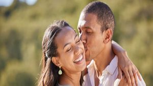 Relationship Tips: सगाई होने के बाद पार्टनर को इन बातों का रखना चाहिए ध्यान, वरना टूट सकता है रिश्ता