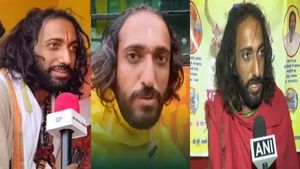 Fact Check: महाकुंभ में आए IITian बाबा नहीं हैं पाक ISI जासूस, जांच में झूठा निकला दावा 