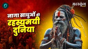 Mahakumbh 2025 : कौन होते हैं नागा साधु, क्या होती है 'टांग तोड़ परंपरा', क्यों रहते हैं ये निर्वस्त्र? 