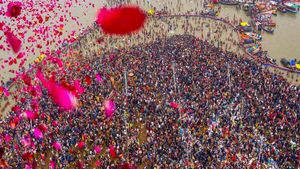 Makar Sankranti 2025: सूर्य का हुआ मकर में प्रवेश, इन 3 राशियों की पलटेगी किस्मत, कहीं आप तो इस लिस्ट में नहीं