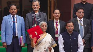 Budget 2025: स्वास्थ्य क्षेत्र में बड़ी राहत का ऐलान, अब कस्टम ड्यूटी से फ्री होंगी कैंसर की दवाएं 