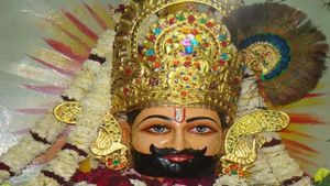 Khatu Shyam Lakkhi Mela 2025: कौन हैं खाटू श्याम बाबा? क्या हैं इनका  भगवान कृष्ण से कनेक्शन? 