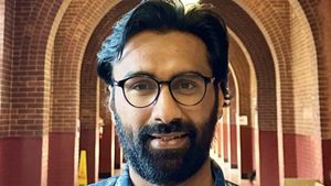 Badar Khan Suri: कौन है भारतीय छात्र बदर खान सूरी, जिसे अमेरिका में लिया गया हिरासत में, गाजा से है पत्नी