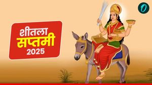 Sheetla Saptami 2025 : आज है शीतला सप्तमी? क्या होता है 'बसोड़ा'? जानिए पूजा मुहूर्त