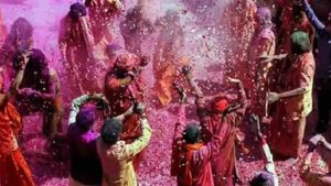 Holashtak 2025:फाल्गुन में बना रवि-सोम पुष्य का शुभ संयोग, सभी को होगा आर्थिक फायदा