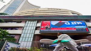  IndusInd Bank Share Price: इंडसइंड बैंक के शेयर प्राइस में भारी गिरावट, 52 सप्ताह के निचले स्तर पर पहुंचा