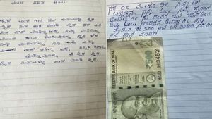 बोर्ड एग्जाम में पास होने के लिए अजब-गजब तिगड़म! किसी ने दिया प्यार का हवाल, किसी ने कॉपी में रख दी रिश्वत