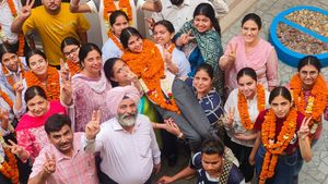 PSEB Result 2025: पंजाब बोर्ड रिजल्ट में लुधियाना की लड़कियों का जलवा! PSEB 10वीं में टॉप 3 रैंक पर किया कब्जा
