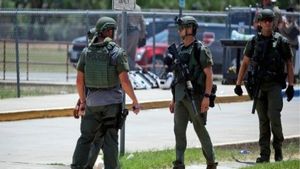 Minnesota shooting: दो दिनों तक चले सर्च ऑपरेशन के बाद आरोपी की गिरफ्तारी, जांच एजेंसियां पड़ताल में जुटी