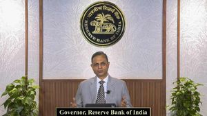 Home Loan लेने वाले ग्राहकों के लिए आ गई सबसे बड़ी खबर! अब घट जाएगी आपकी EMI, RBI का ऐलान