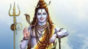  Ashad Shivratri 2025: आषाढ़ मास की शिवरात्रि आज, जानिए पूजा विधि, महत्व और  उपाय 