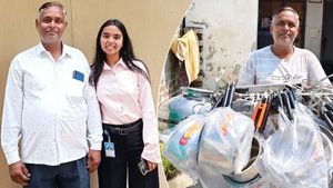 Success Story: बर्तन बेचकर रोज़ 500 रुपये कमाने वाले की बेटी का कमाल, 55 लाख के पैकेज पर पहुंची माइक्रोसॉफ्ट