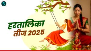 Hartalika Teej 2025 Katha: क्या है हरतालिका का मतलब? क्या है तीज की कथा? 
