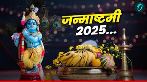 Krishna Janmashtami 2025: जानिए श्रीकृष्ण जन्माष्टमी की पूजा विधि और आरती