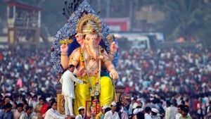 Ganesh Chaturthi 2025: आज क्या करें और क्या ना करें?  शुभ मुहूर्त भी जानिए