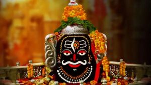  Sawan 2025: सावन का अंतिम सोमवार आज, चारों ओर  'बम-बम भोले' की गूंज', जानिए क्यों हैं बेहद खास?