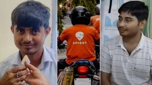 Success Story: एक डिलीवरी बॉय, दूसरा पंक्चर मिस्त्री का बेटा, दोनों बन गए डिप्टी कलेक्टर 